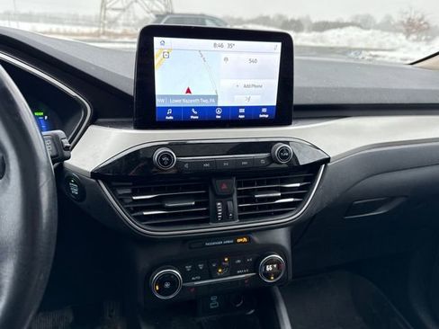 Used 2020 Ford Escape SE Sport image 22