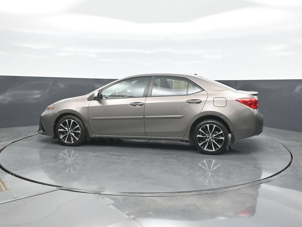Used 2018 Toyota Corolla SE FWD image 4