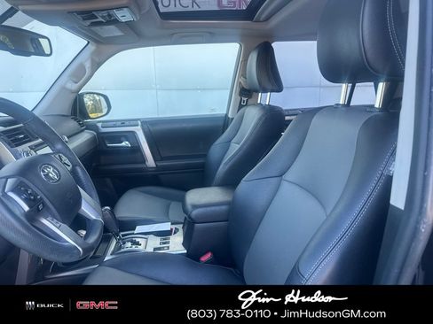 Used 2017 Toyota 4Runner SR5 Premium AWD/4WD image 6