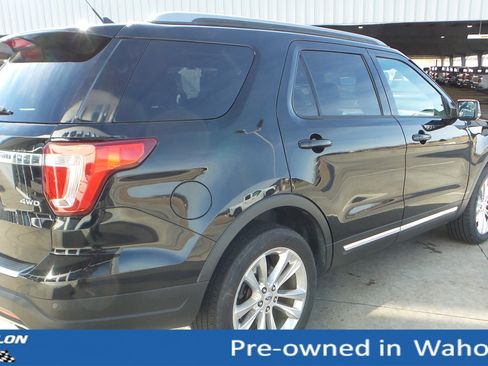 Used 2018 Ford Explorer XLT w/ Equipment Group 201A image 5