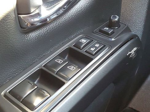 Used 2021 Nissan Titan PRO-4X w/ Pro-4x Convenience Package image 24