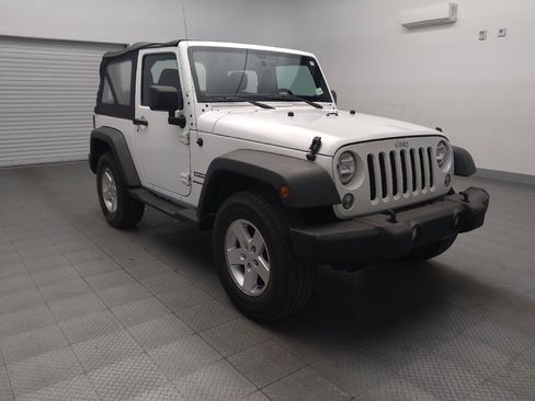 Used 2018 Jeep Wrangler Sport AWD/4WD image 13
