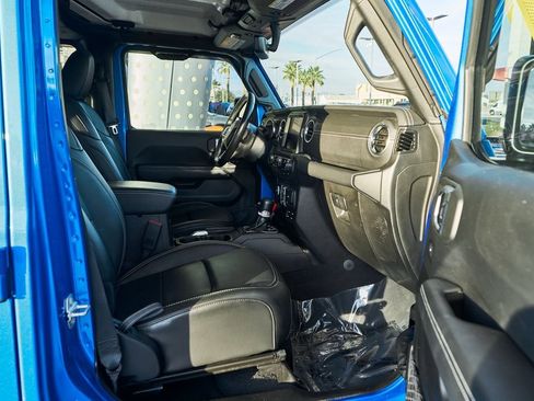 Used 2022 Jeep Wrangler Unlimited Sahara image 13