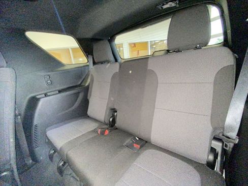 Used 2022 Chevrolet Traverse LT AWD/4WD image 25
