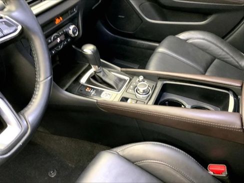 Used 2018 MAZDA MAZDA3 Touring FWD image 16