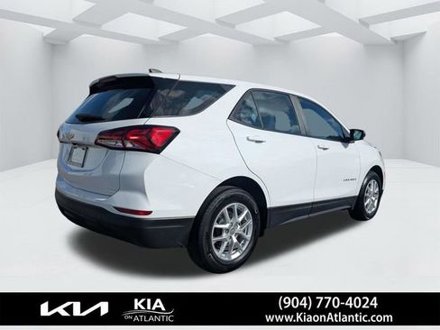 Used 2024 Chevrolet Equinox LS FWD image 3