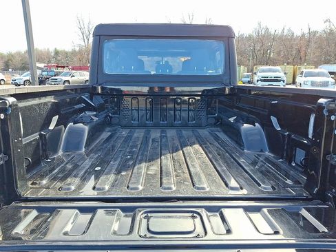 Certified 2021 Jeep Gladiator Sport image 31