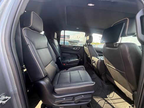 Used 2023 Chevrolet Suburban Premier AWD/4WD image 22