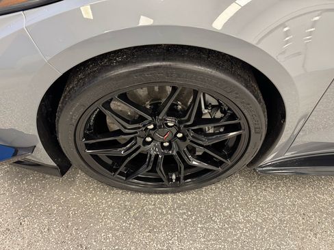 Used 2024 Chevrolet Corvette Z06 w/ Z07 Performance Package image 25