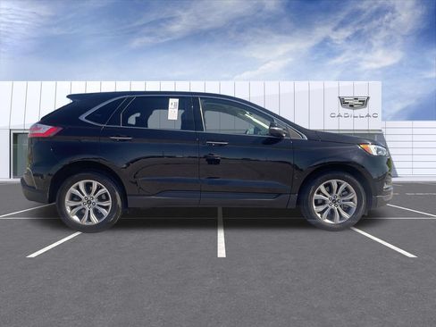 Used 2024 Ford Edge Titanium AWD/4WD image 9