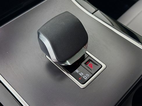 Used 2025 Land Rover Range Rover Velar Dynamic SE AWD/4WD image 20