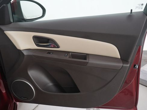 Used 2015 Chevrolet Cruze LT w/ Sun, Sound and Sport Package FWD image 9