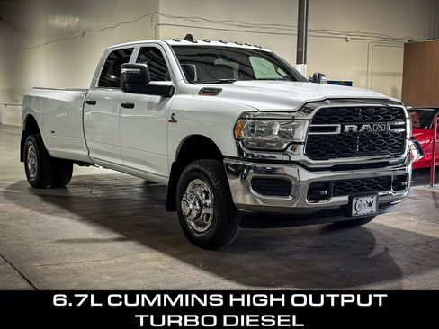 Used 2024 RAM 3500 Tradesman w/ Chrome Appearance Group AWD/4WD image 3
