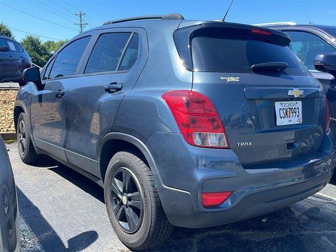 Used 2021 Chevrolet Trax LS w/ Tint and Cruise Package FWD image 9