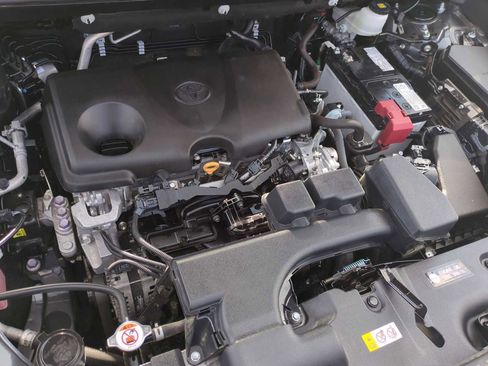 Used 2024 Toyota RAV4 XLE FWD image 29