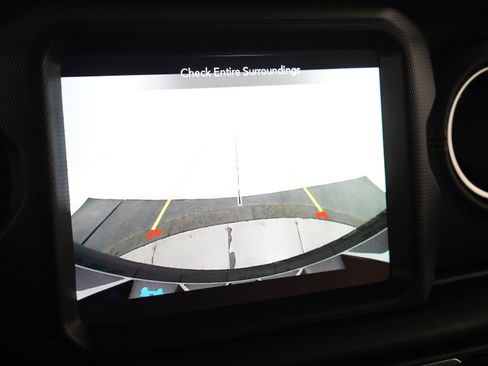 Used 2022 Jeep Wrangler Unlimited Sahara image 25