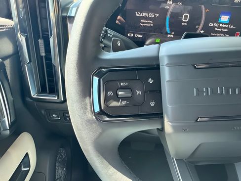 Used 2026 GMC Hummer EV SUV AWD/4WD image 18