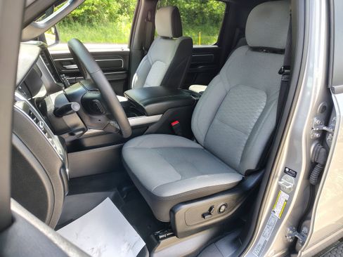 Certified 2025 RAM 1500 Big Horn AWD/4WD image 15