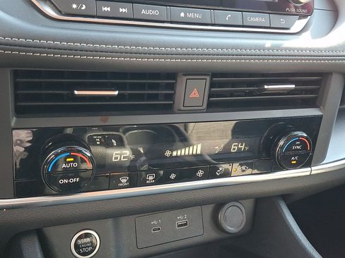 Certified 2023 Nissan Rogue SV AWD/4WD image 17