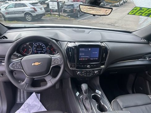 Used 2023 Chevrolet Traverse Premier image 27