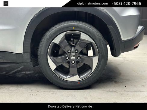 Used 2018 Honda HR-V EX image 35