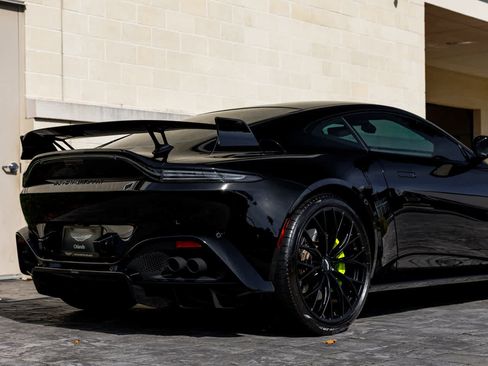 Used 2023 Aston Martin V8 Vantage Coupe image 29