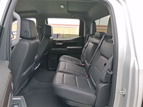 Used 2022 GMC Sierra 1500 SLT AWD/4WD image 18
