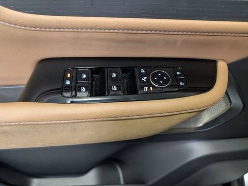 Used 2025 INFINITI QX80 Sensory AWD/4WD image 15