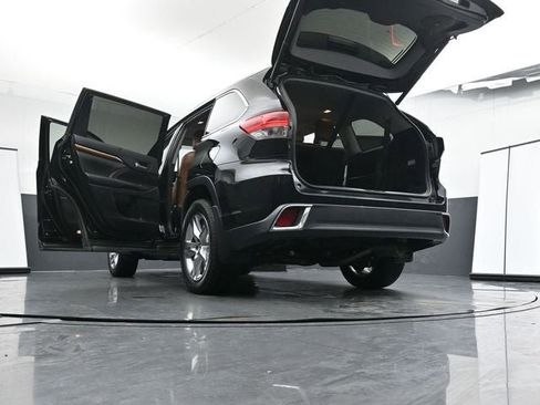 Used 2019 Toyota Highlander Limited image 40