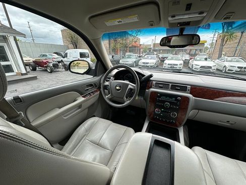 Used 2012 Chevrolet Suburban LT w/ Luxury Package image 15