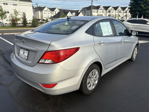 Used 2017 Hyundai Accent SE FWD image 4