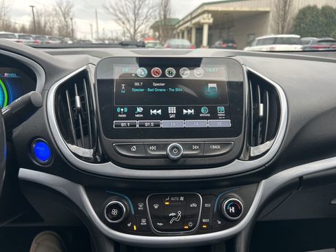 Used 2018 Chevrolet Volt LT w/ Comfort Package image 19