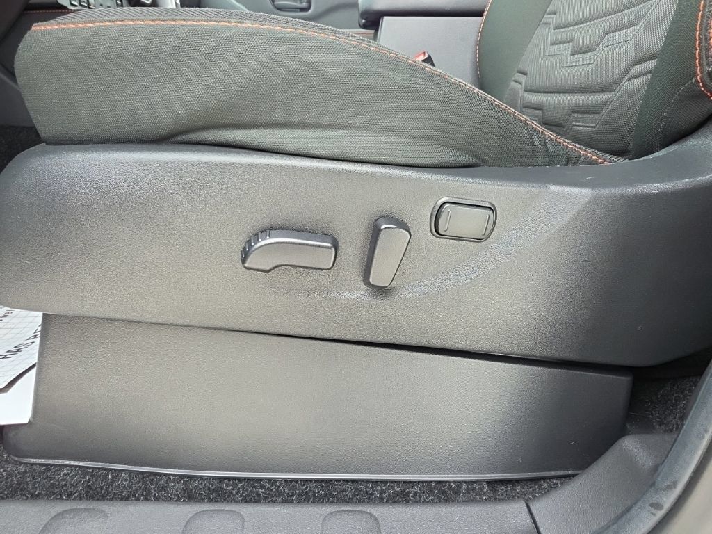 Used 2026 Nissan Frontier PRO-4X AWD/4WD image 12