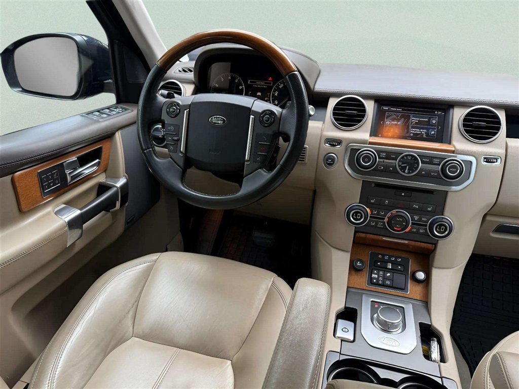 Used 2016 Land Rover LR4 HSE LUX AWD/4WD image 15