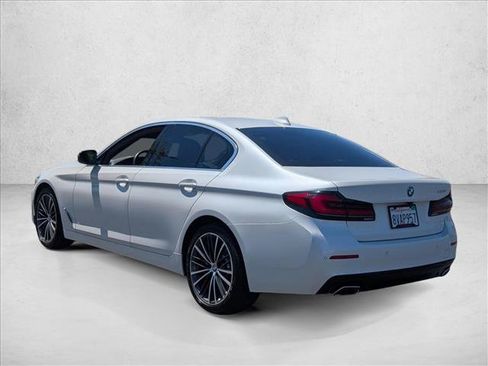 Used 2021 BMW 530i w/ Convenience Package RWD image 6