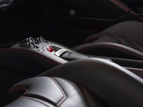 Used 2013 Ferrari 458 Italia Coupe image 6