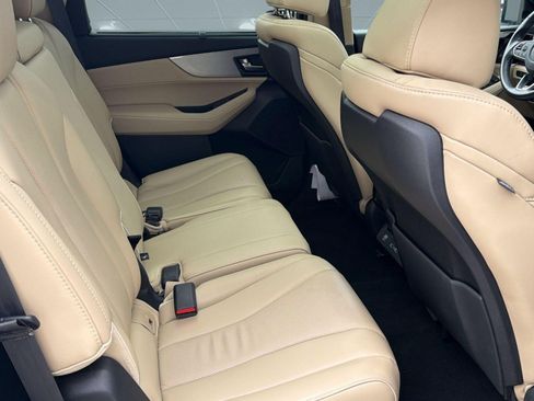 Used 2023 Acura MDX SH-AWD w/ Technology Package image 30