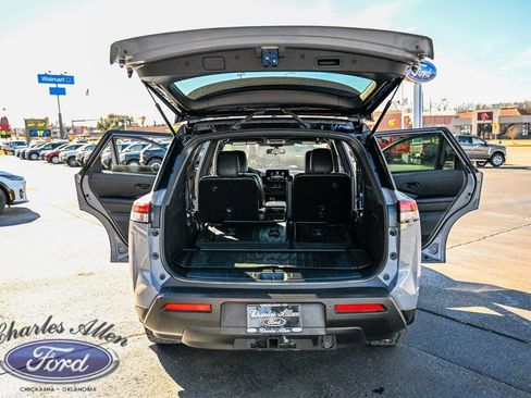 Used 2024 Nissan Pathfinder Rock Creek image 17