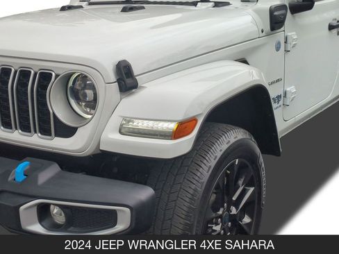 Used 2024 Jeep Wrangler Unlimited Sahara AWD/4WD image 10