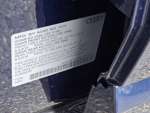 New 2025 Audi Q3 2.0T Premium image 17