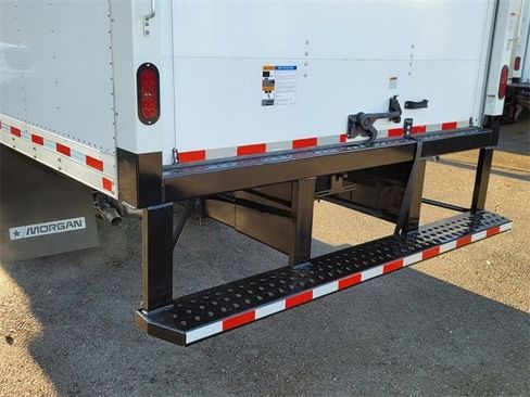 New 2025 Chevrolet Low Cab Forward image 7