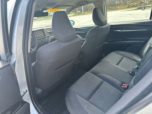 Used 2025 Toyota Camry LE w/ Convenience Package FWD image 18