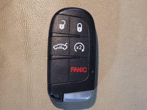 Used 2019 Jeep Grand Cherokee Limited RWD image 32