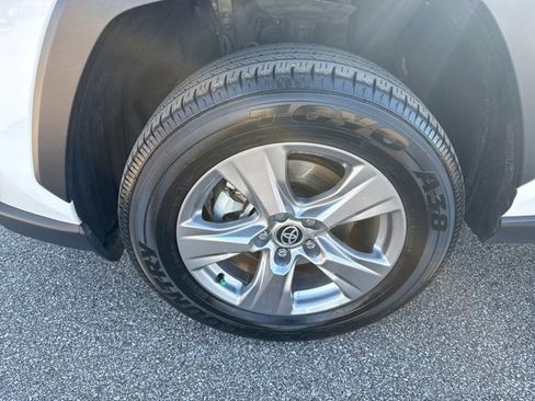 Used 2022 Toyota RAV4 XLE image 18