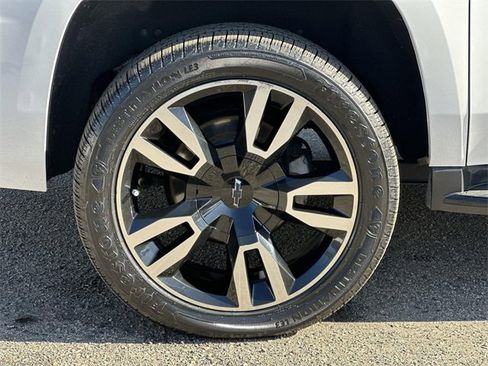 Used 2019 Chevrolet Suburban Premier w/ RST 6.2L Performance Edition image 33