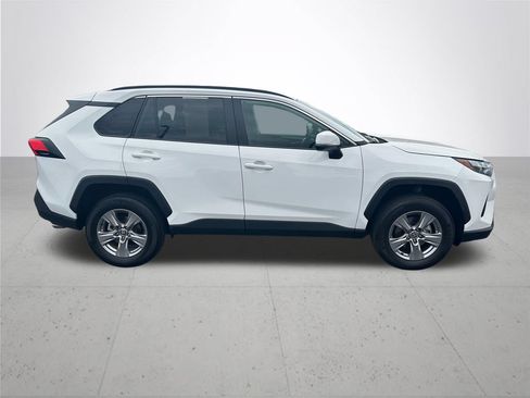 Used 2025 Toyota RAV4 XLE AWD/4WD image 6