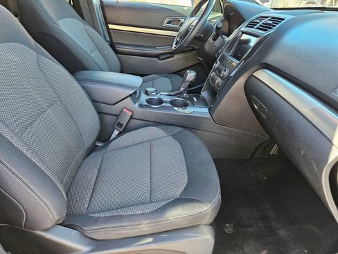 Used 2018 Ford Explorer XLT w/ Equipment Group 201A image 18