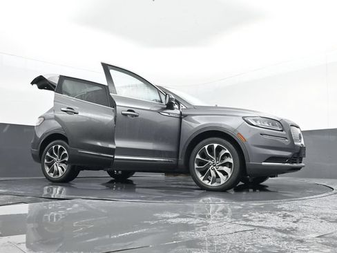 Used 2021 Lincoln Nautilus Reserve AWD/4WD image 35