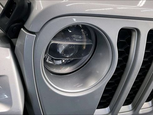 Used 2022 Jeep Wrangler Unlimited Sahara AWD/4WD image 26