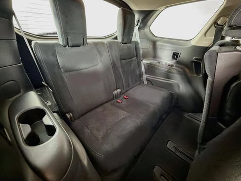 Used 2013 Nissan Pathfinder SV AWD/4WD image 35